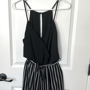 Black Stripped Jumper - Like-new. Size Large (fits like medium)